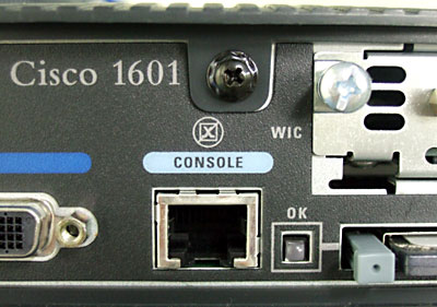 図1●Cisco1601コンソールポート