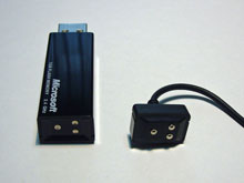USBトランシーバーと充電用ケーブルの接続部分