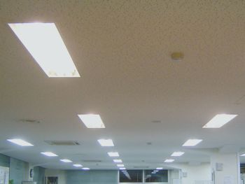 写真1●三菱地所の本社では「知的照明システム」の実験が行われている