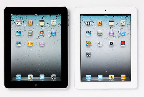 初代iPad（左）とiPad 2（右）