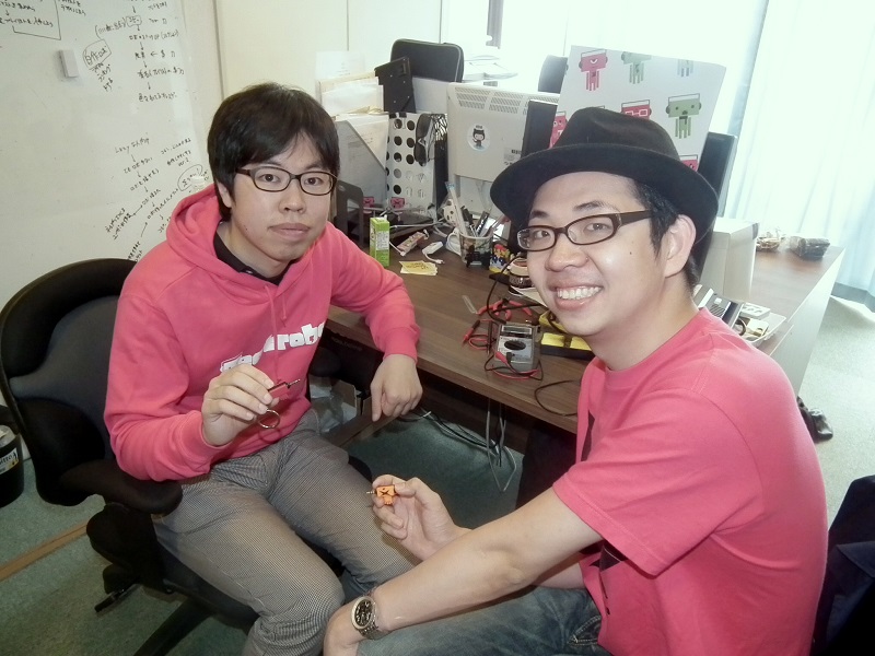 Beatrobo CEOの浅枝大志氏（右）とBeatplugを開発した同社の竹井英行氏