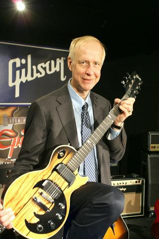写真●米ギブソンギターのチェアマン兼CEO（最高経営責任者）を務めるヘンリー・ジャスキヴィッツ氏