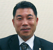 写真2●KYグループ 法人事業部長の坂本雅雄取締役