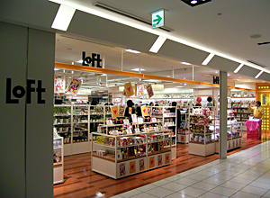 2007年2月から展開を始めたロフトのミニ店舗。POSレジの導入コスト抑制が課題になっていた