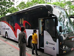 写真3●台湾FETのWiMAXデモ用バス