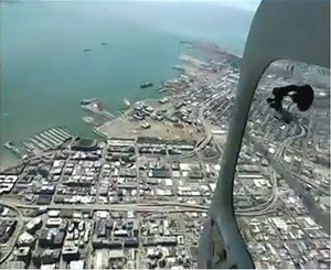 写真1●YouTubeで公開されているスカイダイビングの映像