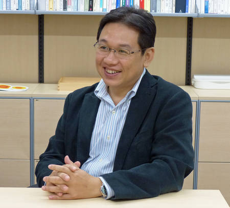東京大学大学院情報学環の山内祐平氏。2014年11月1日付けで教授に就任した