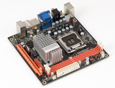 アスクが販売するZOTAC Internationalの「GeForce 9300-ITX WiFi」。チップセットにNVIDIAの「GeForce 9300」を搭載する。