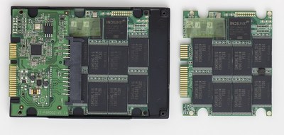 SSDの基板を1枚外したところ。INDILINX製のコントローラーチップとエルピーダメモリ製のDRAMチップを搭載している。