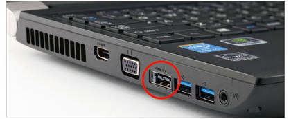 内蔵型のハードディスクと同等の転送速度で読み書きが可能なeSATA端子（USB 2.0と兼用）を備えました。対応する外付けハードディスクと組み合わせれば高速なデータ転送が可能です