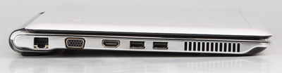 左側面には、Ethernet（100BASE-TX）やアナログRGB、HDMI、USB 2.0の端子がある。使用中はスリットから比較的熱い空気が吹き出してくる。